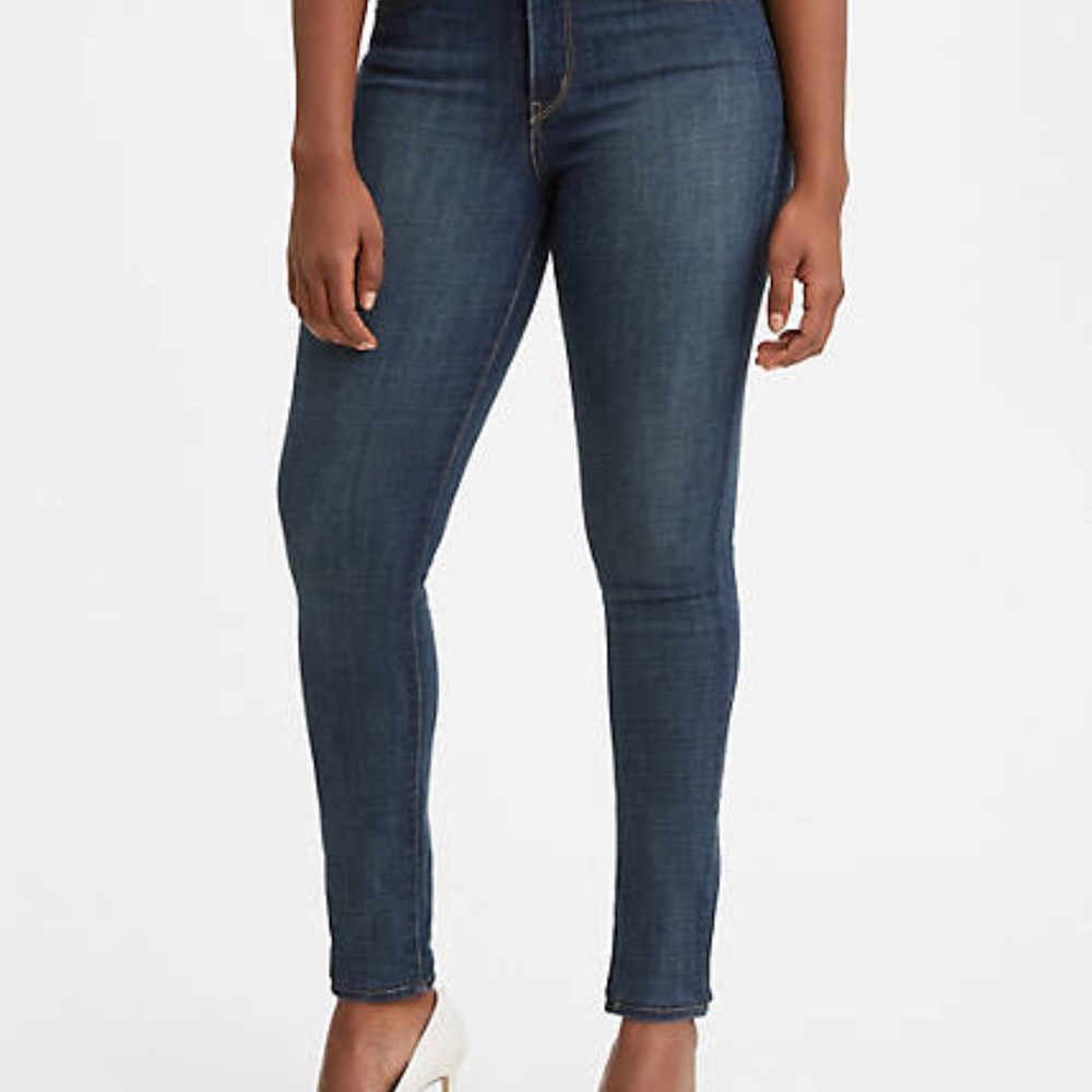 721 High Rise Skinny Women's Jeans BARELY WORN LIKE NEW
Blue Story
26W x 32L